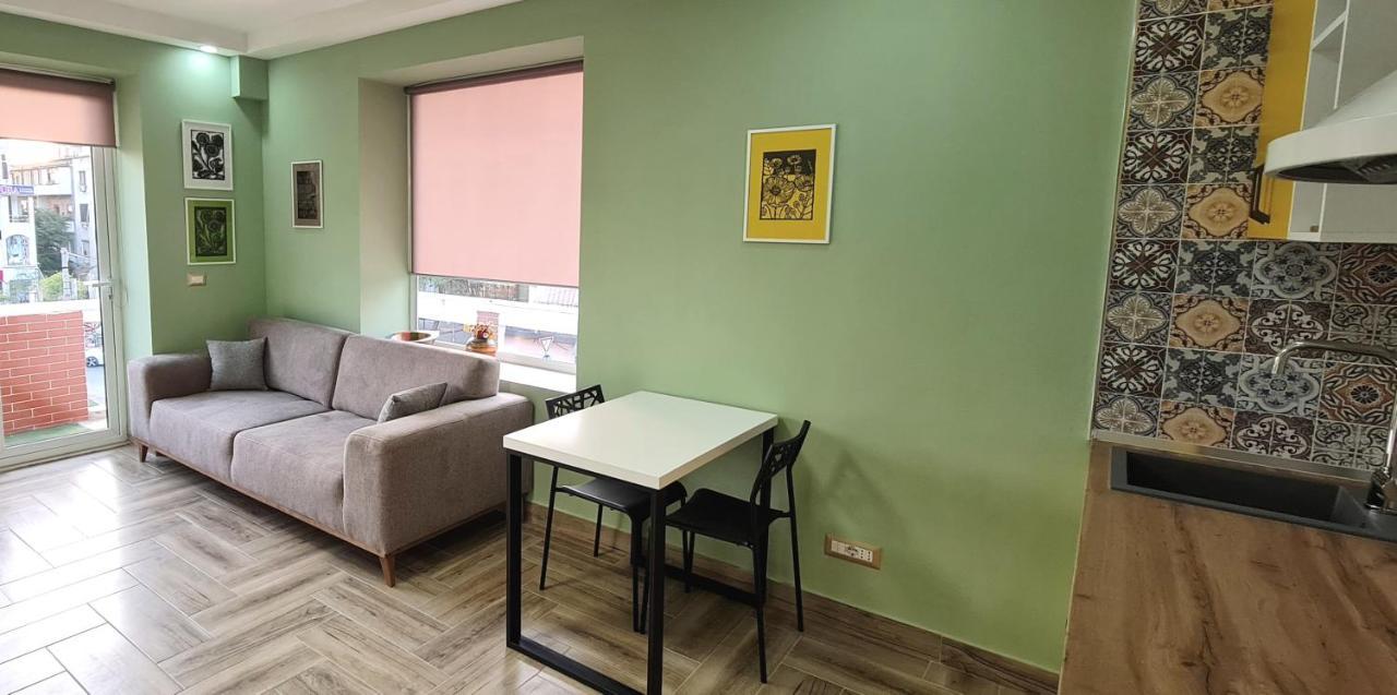 Appartamento 2V1 - Sheshi Willson Tirana Esterno foto